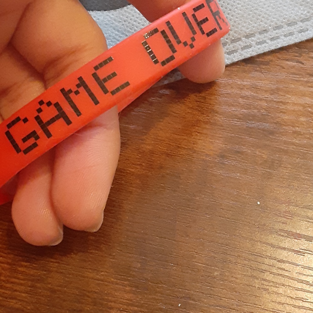 Bundle of Keychain and Bracelets for Gamers - Picture 7 of 9